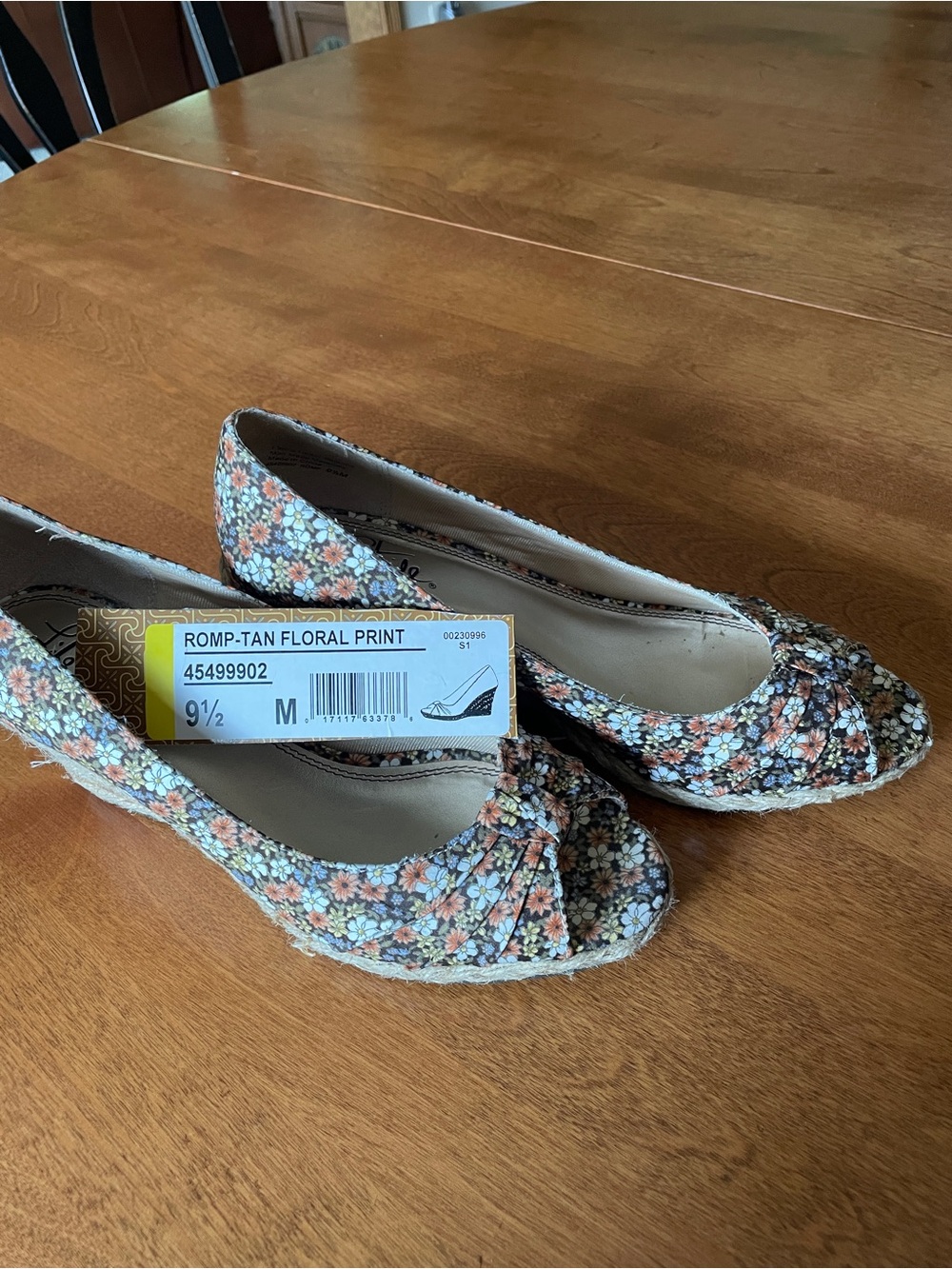 Life Stride Floral Print Women’s  Peep Toe Wedges - Size 9.5